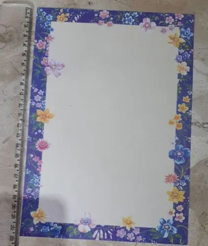 Papel de carta florido, usado em excelente estado.
