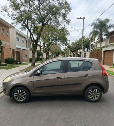 Fiat Palio Attractive 1.0 EVO Fire Flex 8V 5P 2013