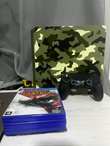 PS4 slim 1 TB