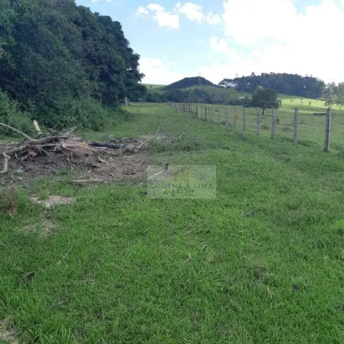 Chacara Proximo da Rodovia Tamoios Excelente para Salão de Festas