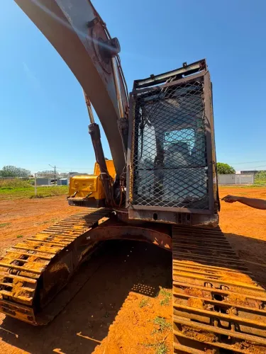 Volvo EC140BLC - com motor do Mercedes OM352