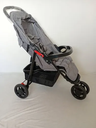 Carrinho cosco + bebê conforto cosco