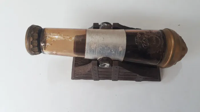 Canhão (vidro fe perfume antigo)