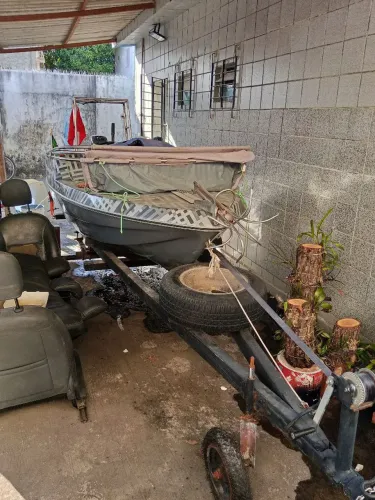 Lancha Diamar reforçada para auto mar