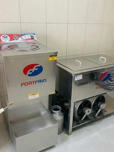 Máquina de Sorvetes e Picolés 