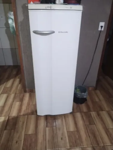 Geladeira uma porta 127v