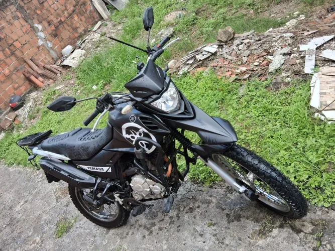 Moto crosser 2020 único dono. Fone *20 falar com Messias