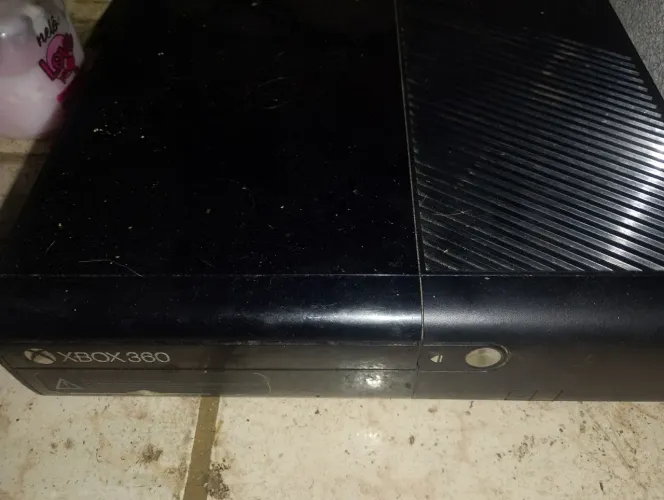Xbox 360 slim pra tirar peças 