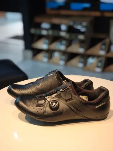 Sapatilha Shimano Road RC3 45 EUR