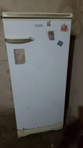 Geladeira usada gelando bem