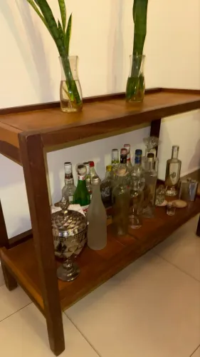 Aparador / Bar de Madeira - R$ 450