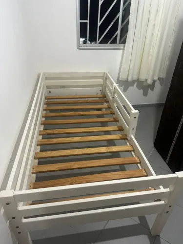 Vendo cama Montessorina madeira maciça 