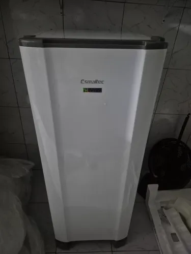 Geladeira Esmaltec 245L Inverter Branca - Seminova, Gelando Muito - Entrega JP