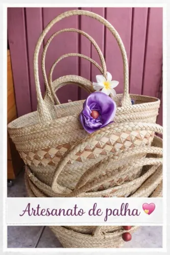 Atacado de Bolsas de palhas artesanais: São 5 bolsas pequenas e 5 bolsas grandes = 10