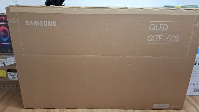 TV Samsung QLDE 50"