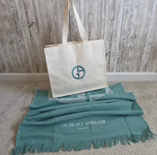Bolsa e toalha de praia Giorgio Armani