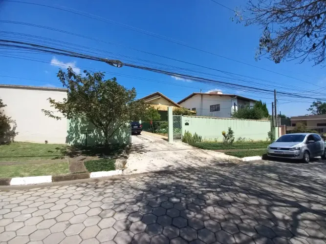 Casa de condomínio Haras Bela Vista para venda possui 295 metros quadrados com 3 quartos