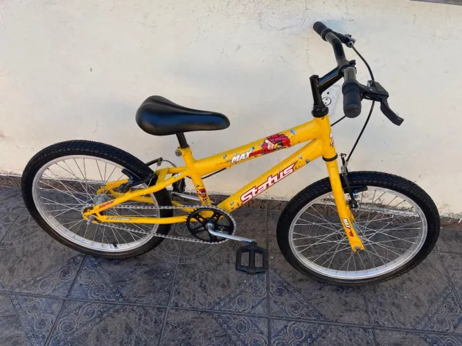 Bicicleta aro 20 infantil status em ótimo estado!!
