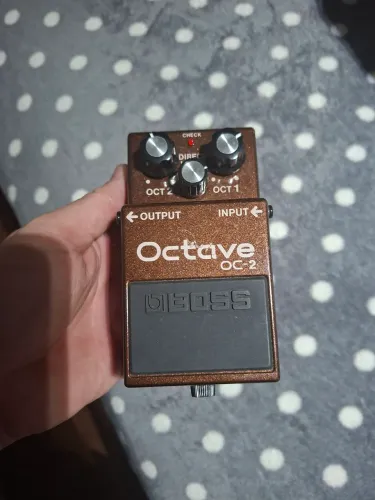 Pedal Boss OC-2 Octave clássico incrível