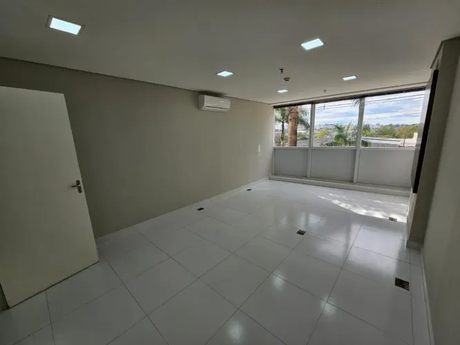 PALHANO BUSINESS | Sala Comercial com Divisórias, Porcelanato e Ar-Condicionado por R$ 2.8
