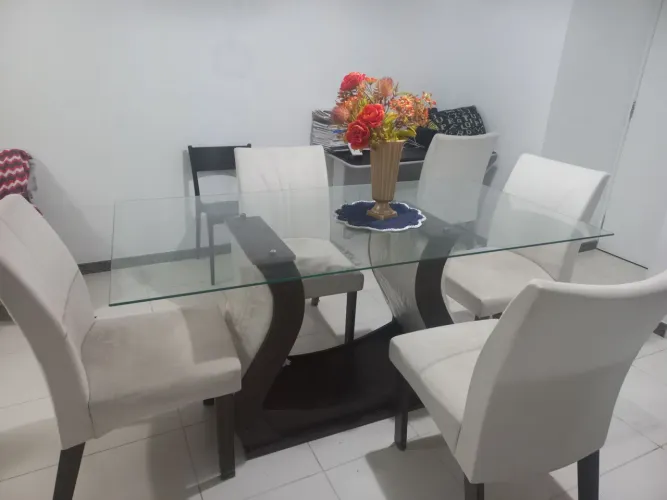 Mesa 6 cadeiras.