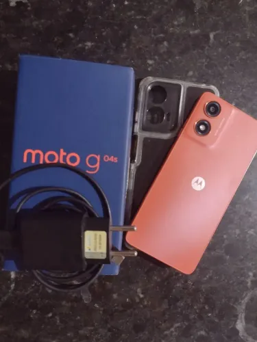 Moto G04s 128GB Coral - Impecável na Caixa (Com Carregador Original + Capinha e Película)