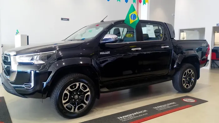 Toyota Hilux CD SRX Plus 4X4 2.8 TDI Die. Aut. 2025