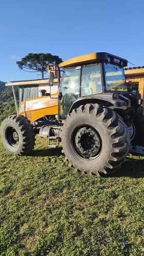 Trator Valtra BH 180 2013