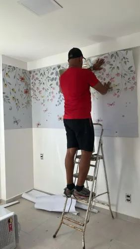 Aplicação de parede de parede e só ligar 
