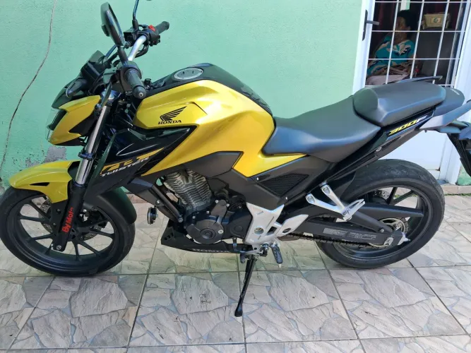 VendoMoto honda cb twister 300 .2023 nova