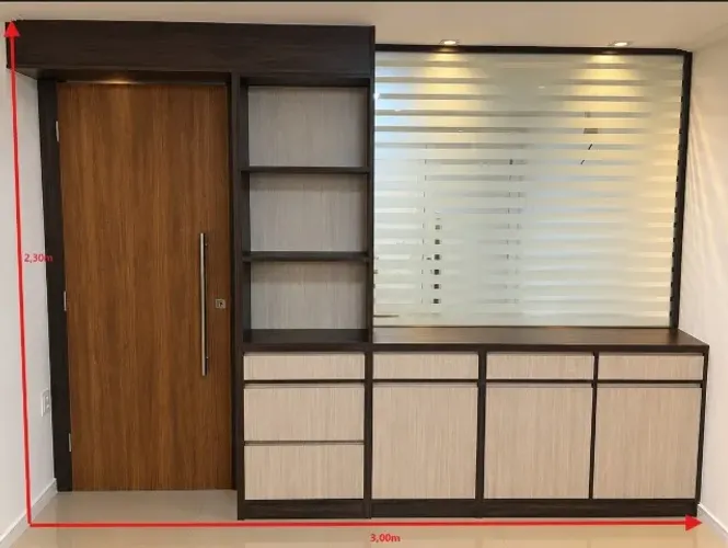 Móvel Divisória de Escritório MDF 3m - Porta, Armários e Vidro Jateado