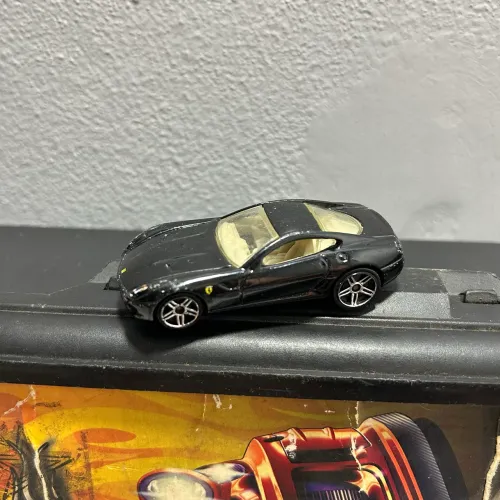 Hot Wheels Ferrari 599 GTB preto