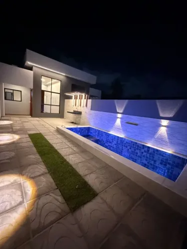 CASA NOVA COM PISCINA | PÉ-DIREITO DUPLO | LOCALIZAÇÃO ESTRATÉGICA NO CRISTO