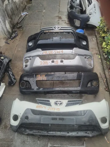 Parachoque dianteiro Toyota Hilux Rav4 e Sw4 originais a partir R$ 580 reais