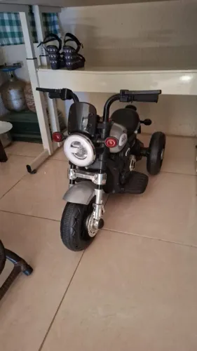 Moto infantil elétrica 