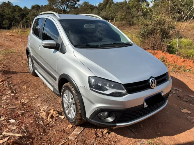 Volkswagen Crossfox 1.6 MI Total Flex 8V 5P 2013