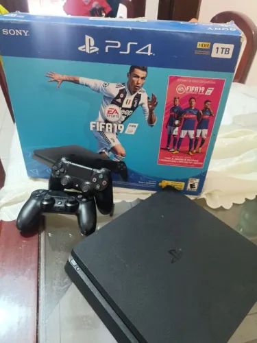 Ps4 slim 