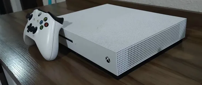 XBOX ONE S 1TB