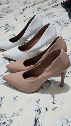 Vendo 2 pares de scarpin novo