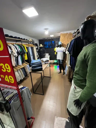 PASSO LOJA MASCULINA FRENTE DE RUA