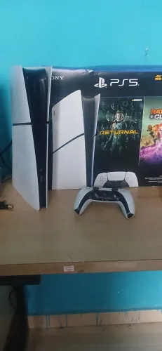 Vendo ps5 semi novo. Nunca mexido em ótimo estado com a caixa do vídeo, e um controle