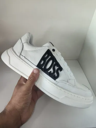 Tênis Boss importado tamanho 40