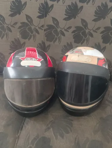 2 Capacetes de Moto em Ótimo Estado - Conservados