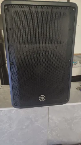 Caixa Yamaha DBR15 + Bag case