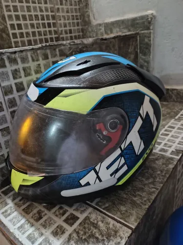 Capacete