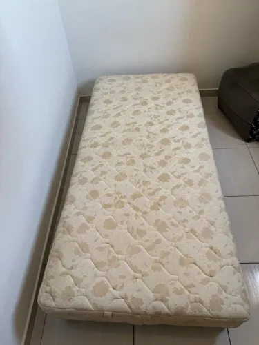 Vendo cama box solteiro