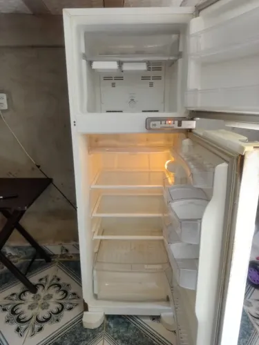 Vende se geladeira Brastemp frost free