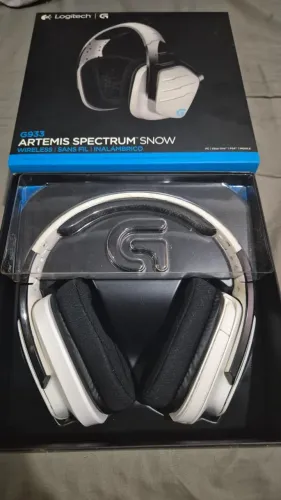 Headset Sem Fio Gamer Logitech G933 Snow, RGB Lightsync, 7.1 Dolby Surround