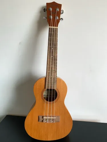Ukulele Shelby SU-23M