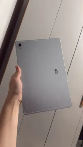 Tablet Samsung Galaxy S10 128 gigas em perfeito estado comprei faz 1 ano acompanha caneta 